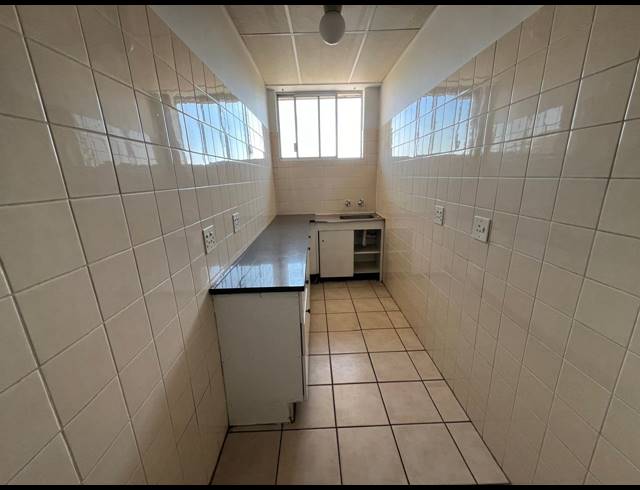 175M² OFFICE TO LET IN STRIJDOMPARK